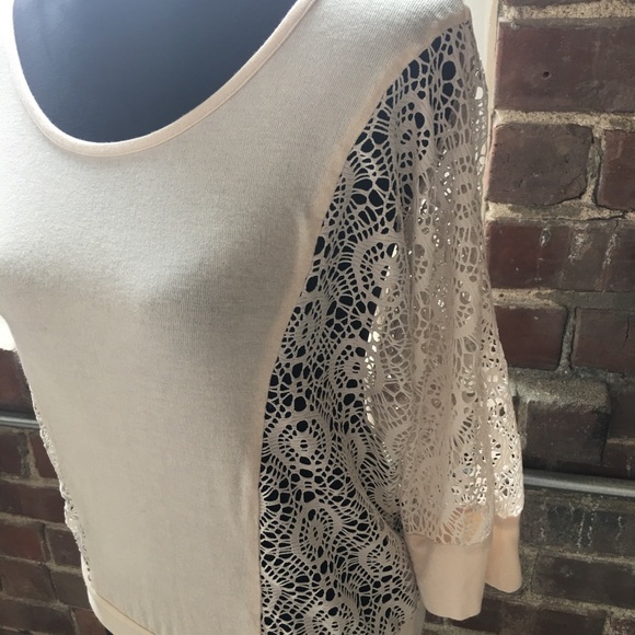 Cream lace top - Picture 2 of 3